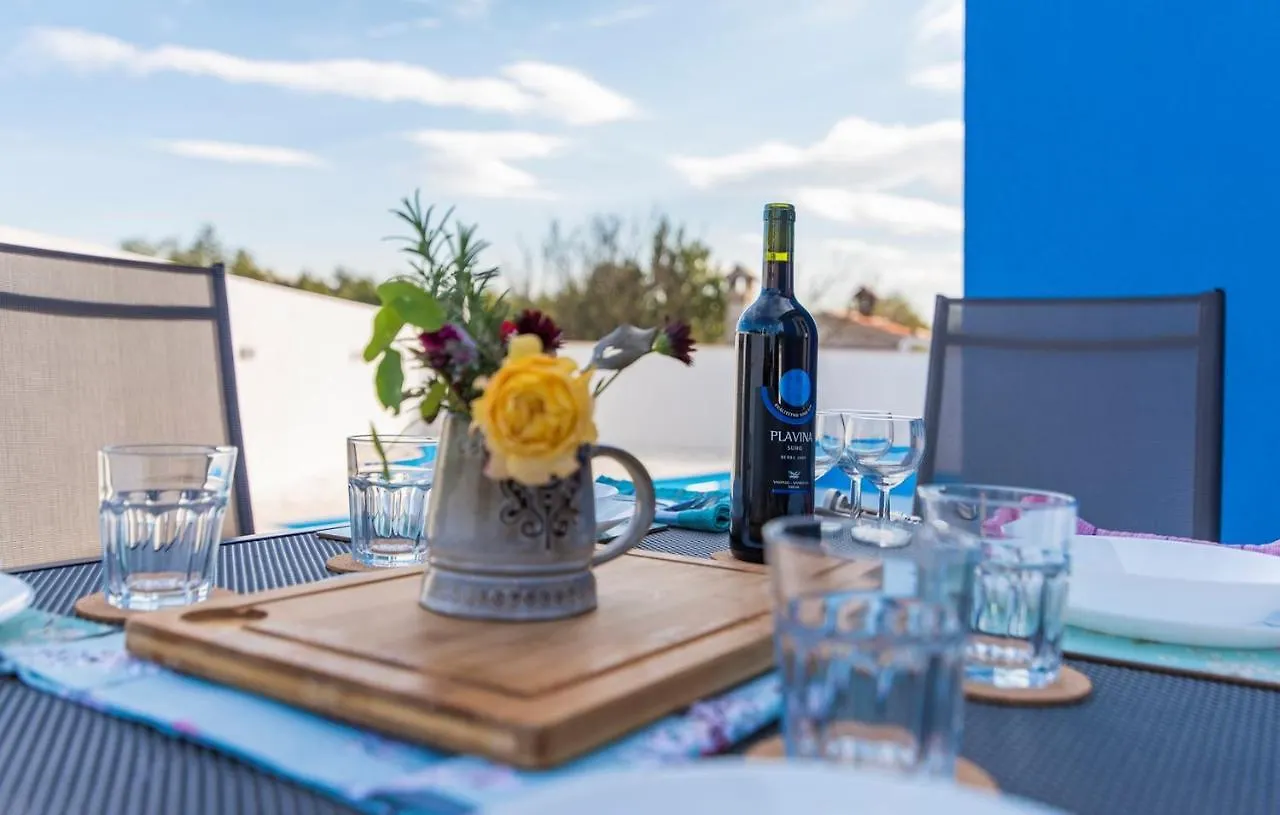 Blue Holiday House With Private Pool Нова-Вас